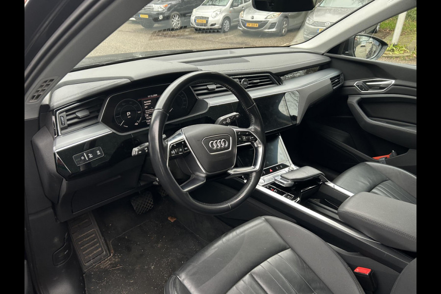 Audi e-tron 50 QUATTRO LAUNCHE PLUS 313PK ACCU 91% !! BIJNA 2020. 1e EIG. 73.000 KM. PANORAMADAK.BLACKLINE. TOT 2 JAAR GARANTIE*