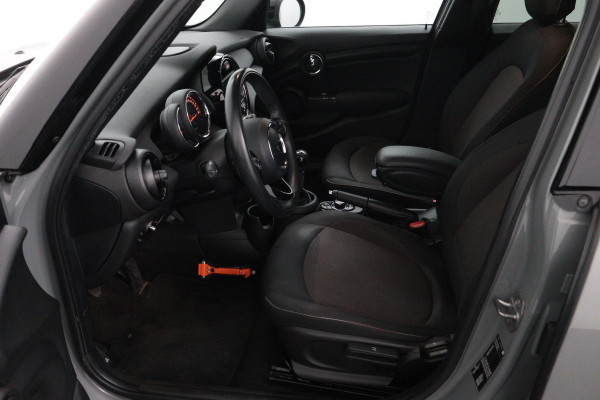 MINI Mini 1.5 One Business Edition (1e Eig, NL-auto, Dealer ondeh, Navi, Carplay, Airco, Parkeerhulp, Cruise control, Etc)