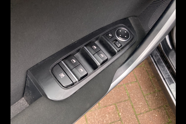 Kia Ceed Sportswagon 1.5 T-GDi 160pk DynamicLine AFN.TREKHAAK/CAMERA/NAVI/CARPLAY/PDC