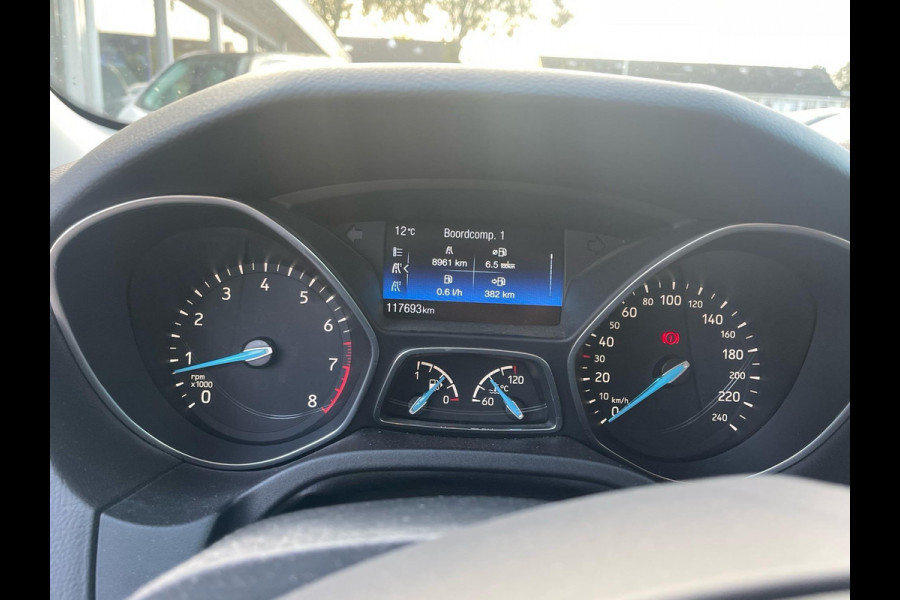 Ford FOCUS Wagon 1.0 Ecoboost Edition 125pk Trekhaak | Lichtmetaal | Climate control | Voorruit verwarming | Navigatie | Apple Carplay / Android auto