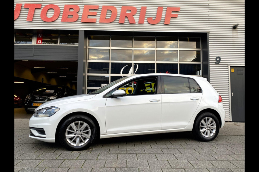 Volkswagen Golf 1.0 TSI Trendline BMT - Navigatie Apple CarPlay I Airco I Sport velgen I LED I PDC I 126.000 KM Dealer onderhouden