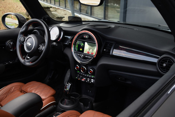 MINI Cabrio 2.0 John Cooper Works ADAPTIVE CRUISE | STOELVERWARMING | HARMON & KARDON | VOORUITVERWARMING | HEAD UP | ACHTERUITCAMERA