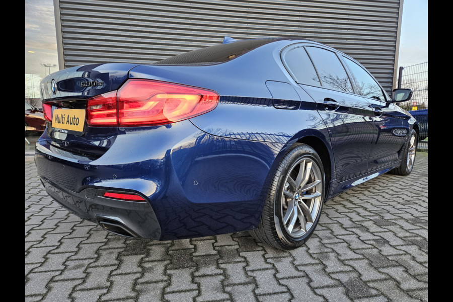 BMW 5 Serie 530e M Sport Plug In Hybrid Dealer O.H PHEV | Lederen Sportstoelen | Head Up | Harman Kardon | Camera | Sfeerverlichting | Apple Carplay | DAB | El. Achterklep |