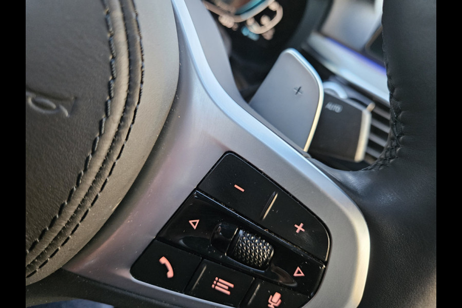 BMW 5 Serie 530e M Sport Plug In Hybrid Dealer O.H PHEV | Lederen Sportstoelen | Head Up | Harman Kardon | Camera | Sfeerverlichting | Apple Carplay | DAB | El. Achterklep |