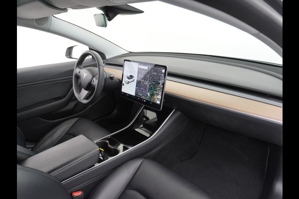 Tesla Model 3 Long Range 75 kWh 463PK FSD-vb.19" Premium-Audio 4wd AutoPilot Pano.dak Camera Leer Adaptive-Cruise+Stop&Go  PDC-A+Voor Wifi Ecc Veel grip door AWD vierwielaandrijving.  Origineel Nederlandse auto ! 1e eigenaar 61k nieuw