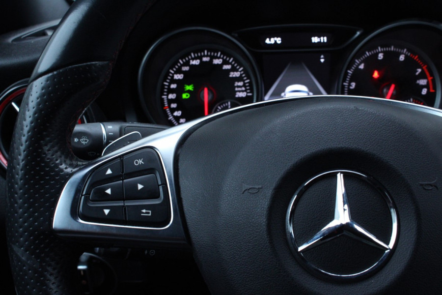 Mercedes-Benz CLA-Klasse 250 AMG Sport 218pk CARPLAY LEDER RODE-GRODELS '17