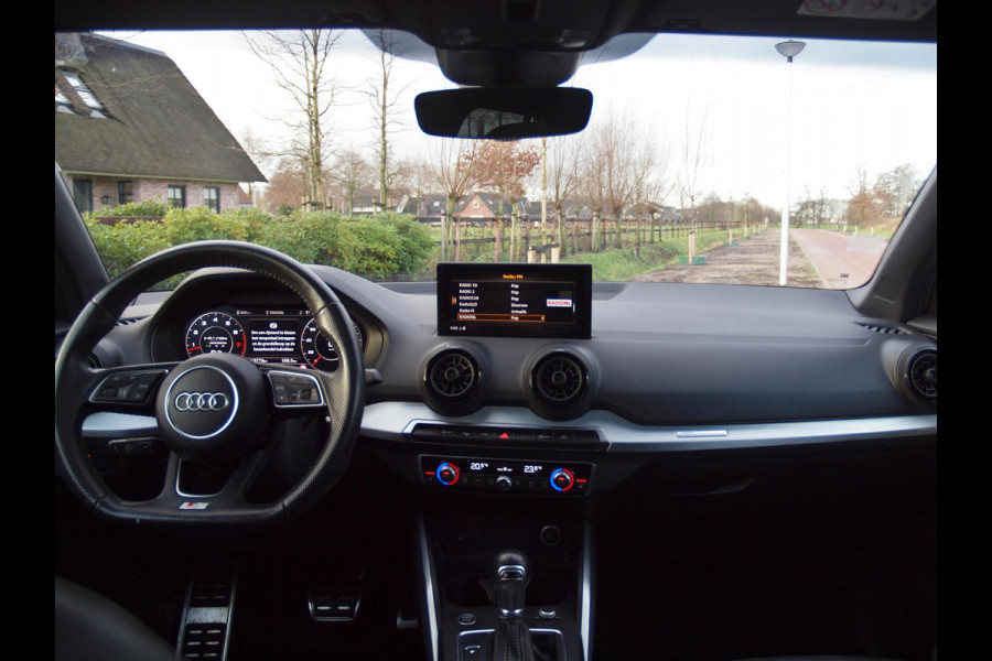 Audi Q2 1.4 TFSI CoD #limited | Panoramadak | Camera | Automaat | Virtual Cockpit |