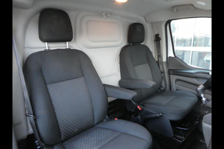 Ford Transit Custom 320 2.0 TDCI 130pk L2, Camera, Navigatie, LED, 2xSchuifdeur, Trekhaak.