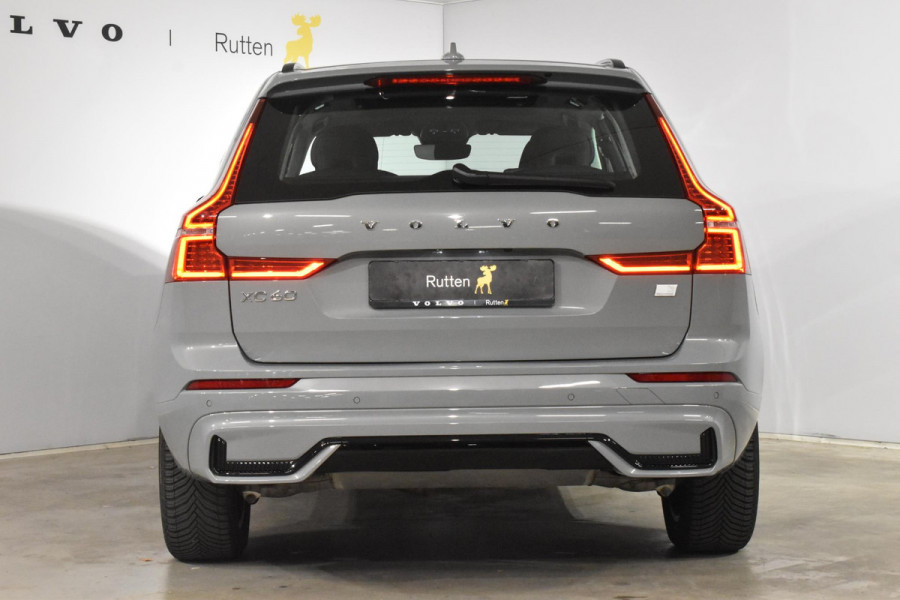 Volvo XC60 T6 350PK Long Range AWD Plus Dark / Panoramadak / Lighting Pack / Lederen bekleding / Google Maps