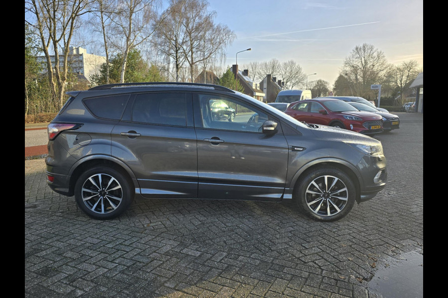 Ford Kuga 1.5 EcoBoost ST Line 150pk Wegklapbare Trekhaak | Elek Achterklep | Stoel/Stuur en Vooruit verwarming | Xenon