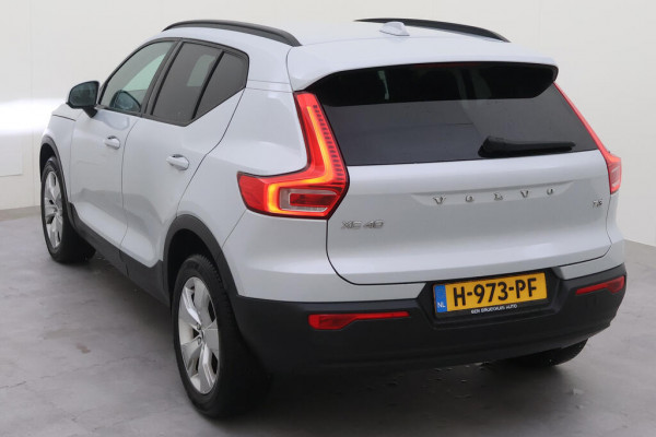 Volvo XC40 1.5 T3 NL AUTO | CAMERA | STOELVERW | PDC VOOR & ACHTER |