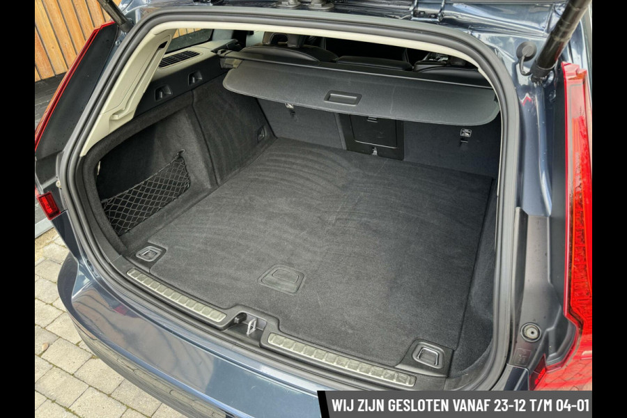 Volvo V60 2.0 B3 Business Pro Automaat | Navigatie | Camera | Half lederen/stof bekleding | Pilot Assist en Adaptieve Cruise control | Sto