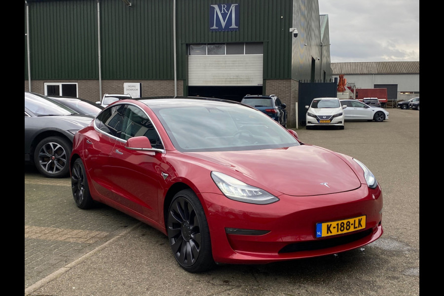 Tesla Model 3 Long Range AWD 75 kWh VAN: 26.900,- VOOR 24.877,- EINDEJAARSVOORDEEL: 2.023,- | TREKHAAK MET TREKGEWICHT