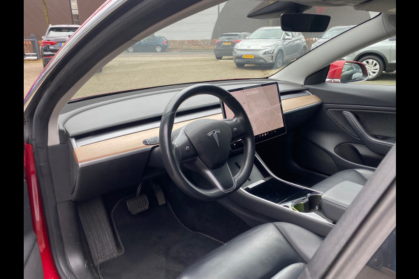 Tesla Model 3 Long Range AWD 75 kWh VAN: 26.900,- VOOR 24.877,- EINDEJAARSVOORDEEL: 2.023,- | TREKHAAK MET TREKGEWICHT