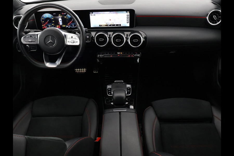 Mercedes-Benz A-Klasse 180 Business Sport AMG Automaat | Navigatie | Sportstoelen | Apple Carplay & AndroidAUTO |