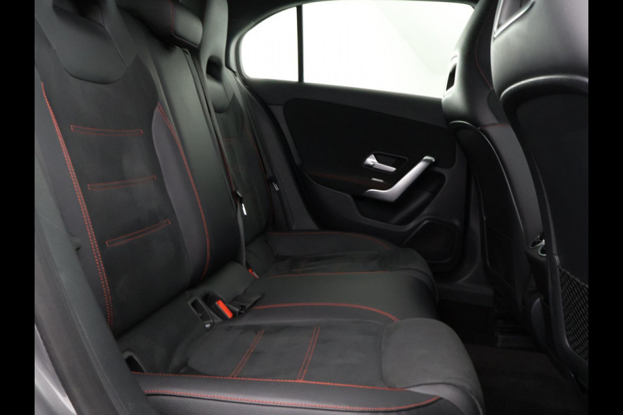 Mercedes-Benz A-Klasse 180 Business Sport AMG Automaat | Navigatie | Sportstoelen | Apple Carplay & AndroidAUTO |