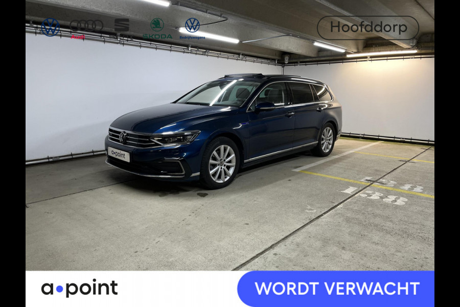 Volkswagen Passat Variant 1.4 TSI PHEV GTE Business 218 pk Automaat (DSG) | Navigatie | Panoramadak | Parkeersensoren (Park assist) | Achteruitrijcamera | Adaptieve cruise control | Stoelverwarming |