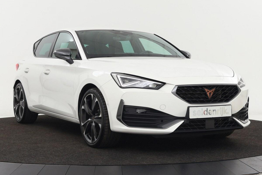 CUPRA Leon 1.4 e-Hybrid VZ | 245pk | Stoel & stuurverwarming | Camera | Sportstoelen | Navigatie | Keyless | Full LED