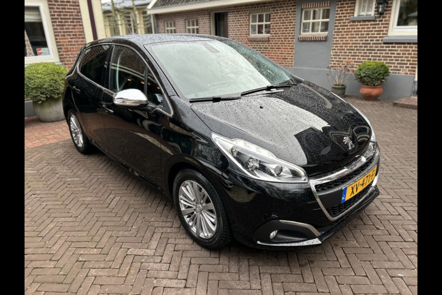 Peugeot 208 1.2 PT 110pk 5-drs Allure Navi, LMV, 39 dkm, 1e Eigenaar