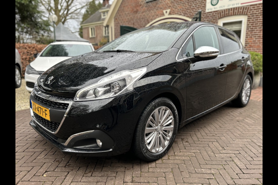 Peugeot 208 1.2 PT 110pk 5-drs Allure Navi, LMV, 39 dkm, 1e Eigenaar