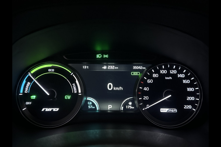 Kia Niro 1.6 GDi PHEV DynamicLine Plug In Hybrid | Schuifdak | Trekhaak Afn. | Adaptive Cruise | JBL Sound | LED | Stuur / Stoelverwarming |