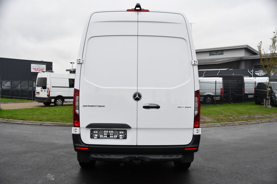 Mercedes-Benz Sprinter 317 1.9 CDI L2H2 RWD Camera, Carplay, 3500KG Trekhaak, Cruise, LED, 170PK, Automaat, Multimedia, Stoelverwarming, UNIEK!