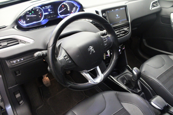 Peugeot 2008 1.2 PureTech Allure |Pano|Navi|