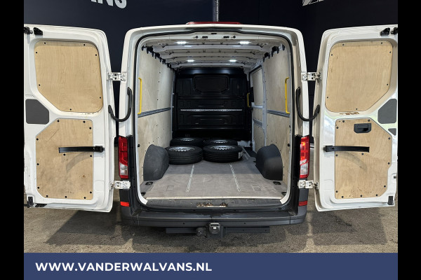 Volkswagen Crafter 2.0 TDI 140pk L3H2 (oude L2H1) Euro6 Airco | Navigatie | Apple Carplay | Android auto parkeersensoren, 3000kg trekvermogen