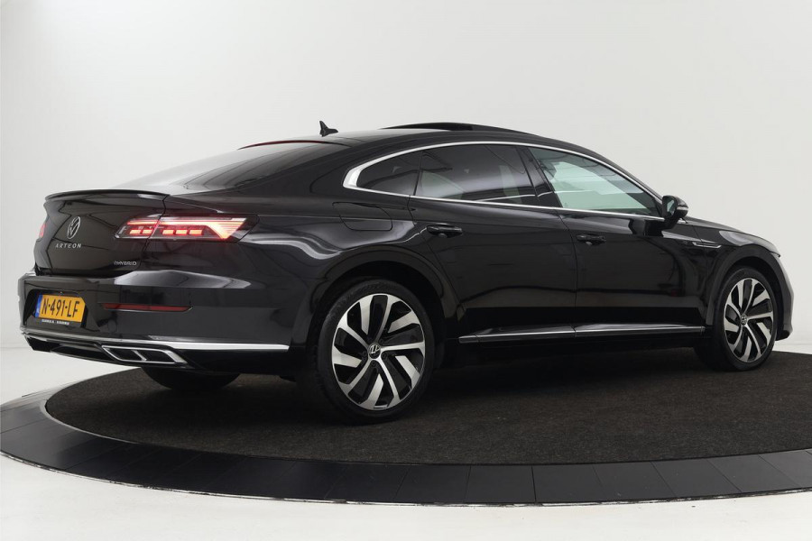 Volkswagen Arteon 1.4 TSI eHybrid R-Line | Panoramadak | Nappaleder | Stoel & stuurverwarming | Matrix LED | Sportstoelen | Massage | Adaptive cruise | Carplay | Memory