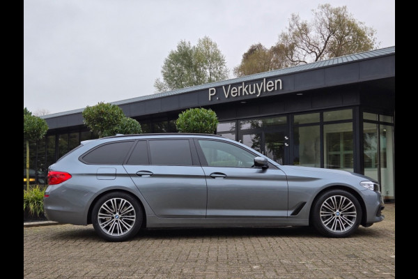 BMW 5 Serie 520i SPORTLINE I PANORAMA I SPORTSTOELEN I CAMERA I TREKHAAK I