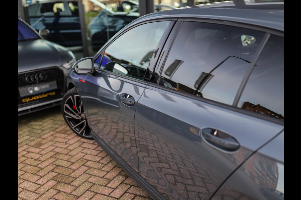 Volkswagen Golf 2.0 TSI GTI | Camera | Schaalstoelen | 19" LM | Harman Kardon | IQ Light