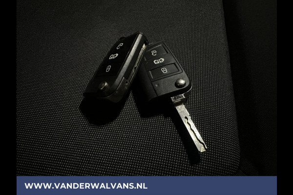 Volkswagen Crafter 2.0 TDI 140pk L3H3 Euro6 Airco | Navigatie | Cruisecontrol | Apple Carplay Parkeersensoren, Chauffeursstoel, Bijrijdersbank, Verwarmde voorruit, 3000kg Trekvermogen