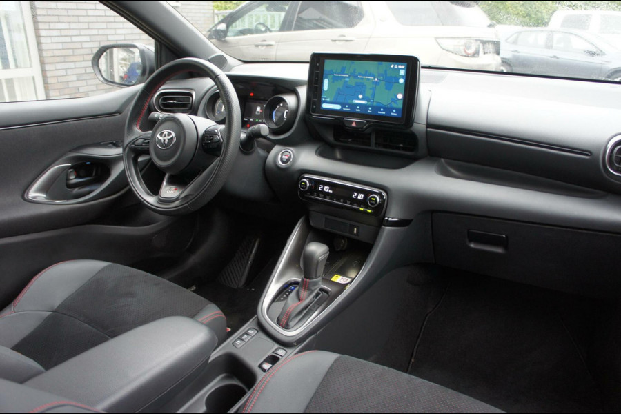 Toyota Yaris 1.5 Hybrid GR Sport Acc|Camera|CarPlay|Navigatie