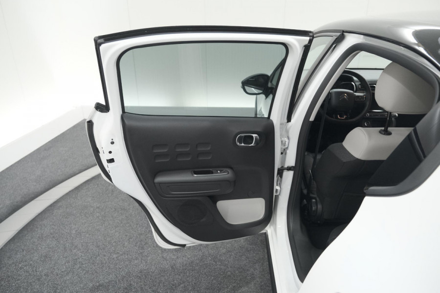 Citroën C3 PureTech 82 Shine | Camera | Stoelverwarming | Apple Carplay | 16 Inch Velgen