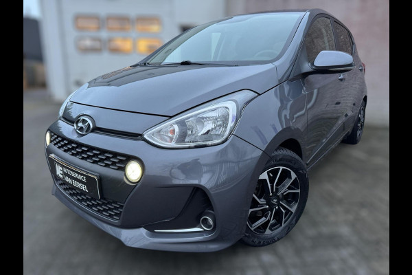 Hyundai i10 1.0i Premium GROOT SCHERM / PARKEERSENSOREN / LMV / STOELVERW. / STUURVERW. / 4-SEIZOENENBANDEN