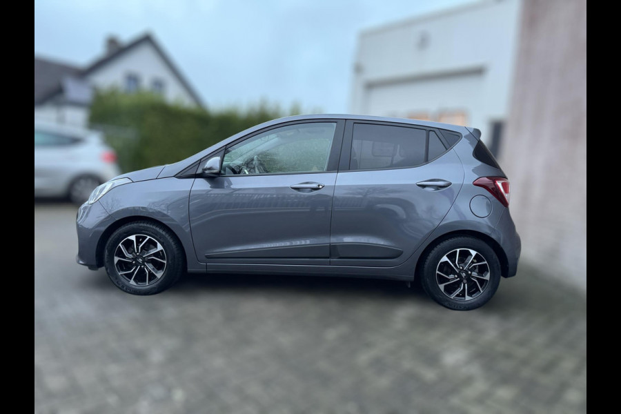 Hyundai i10 1.0i Premium GROOT SCHERM / PARKEERSENSOREN / LMV / STOELVERW. / STUURVERW. / 4-SEIZOENENBANDEN