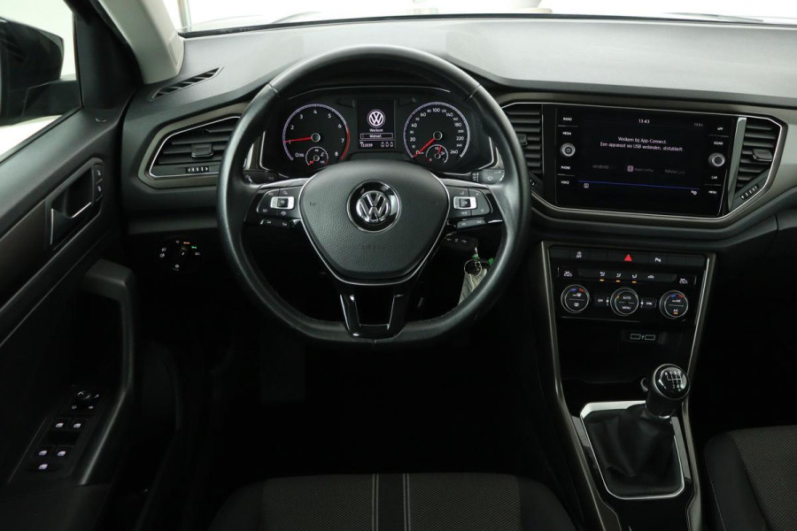 Volkswagen T-Roc 1.0 TSI Style | Adaptive cruise | Carplay | Climate control | PDC | Bluetooth | LED