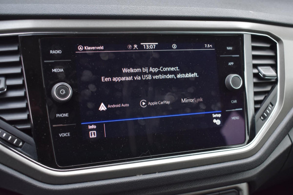 Volkswagen T-Roc 1.5 TSI Style | DEALER ONDERHOUDEN| NAP | APPLE CARPLAY | ANDROID AUTO| ADAPTIEVE CRUISE CONTROLE | NAVIGATIE