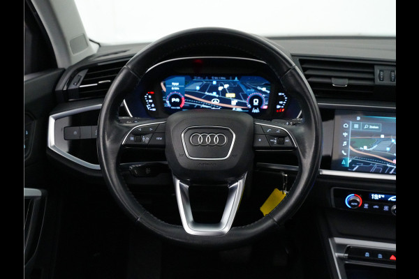 Audi Q3 35 TFSI 150pk Aut7 S-Line (leer,virtual dash,panodak,360,matrix)