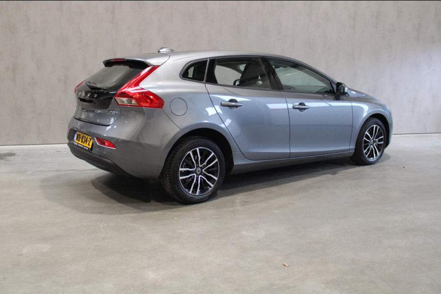 Volvo V40 1.5 T2 Momentum Rijklaar incl 12 maanden bovag garantie