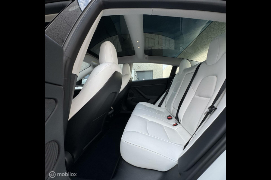 Tesla Model 3 SR+ MiC 60kwh MMX PACK AMD RYZEN WIT INTERIEUR