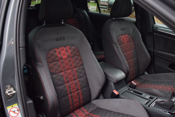 Volkswagen Golf GTI TCR 2.0 TSI 290pk DSG | Pano | ACC | Camera | Dynaudio