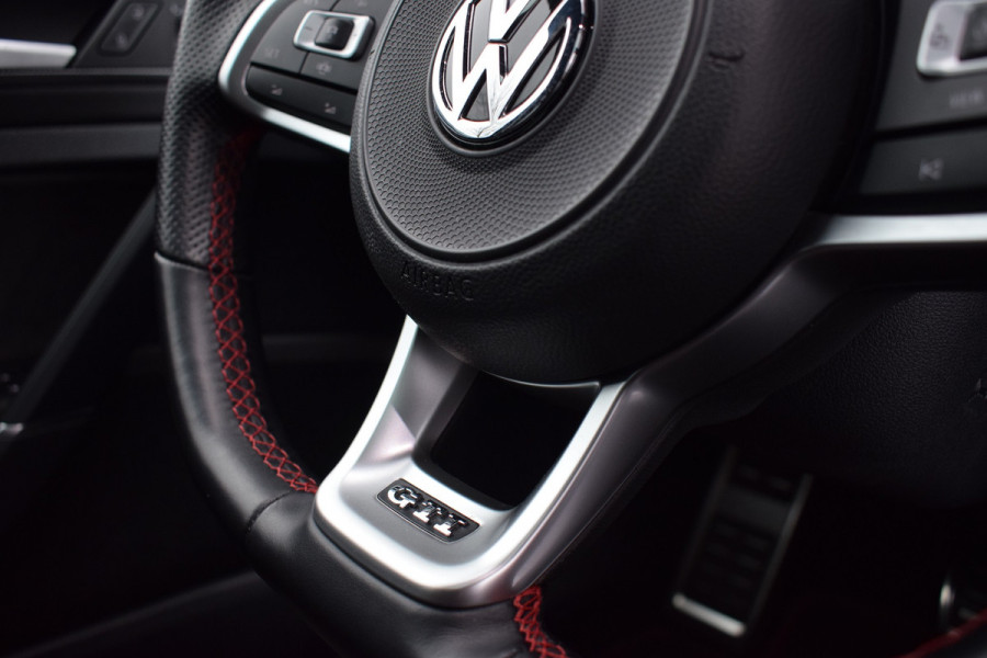 Volkswagen Golf GTI TCR 2.0 TSI 290pk DSG | Pano | ACC | Camera | Dynaudio