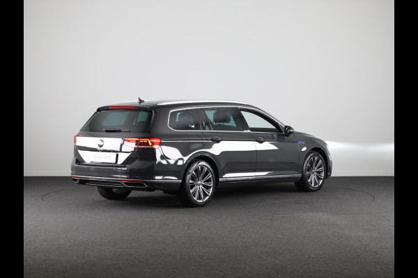 Volkswagen Passat Variant 1.4 TSI PHEV GTE Business 218 pk Automaat (DSG) | Navigatie | Parkeersensoren | Achteruitrijcamera | Stoelverwarming | Elektr. bestuurdersstoel |