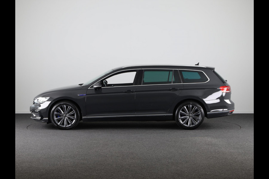 Volkswagen Passat Variant 1.4 TSI PHEV GTE Business 218 pk Automaat (DSG) | Navigatie | Parkeersensoren | Achteruitrijcamera | Stoelverwarming | Elektr. bestuurdersstoel |