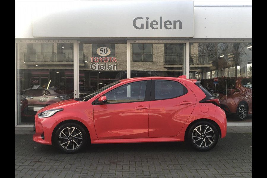 Toyota Yaris 1.5 Hybrid Executive | Dodehoekherkenning, Parkeersensoren, Stoelverwarming, Head up display, Keyless, 16 inch