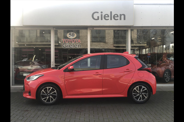 Toyota Yaris 1.5 Hybrid Executive | Dodehoekherkenning, Parkeersensoren, Stoelverwarming, Head up display, Keyless, 16 inch