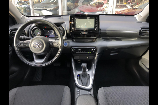 Toyota Yaris 1.5 Hybrid Executive | Dodehoekherkenning, Parkeersensoren, Stoelverwarming, Head up display, Keyless, 16 inch