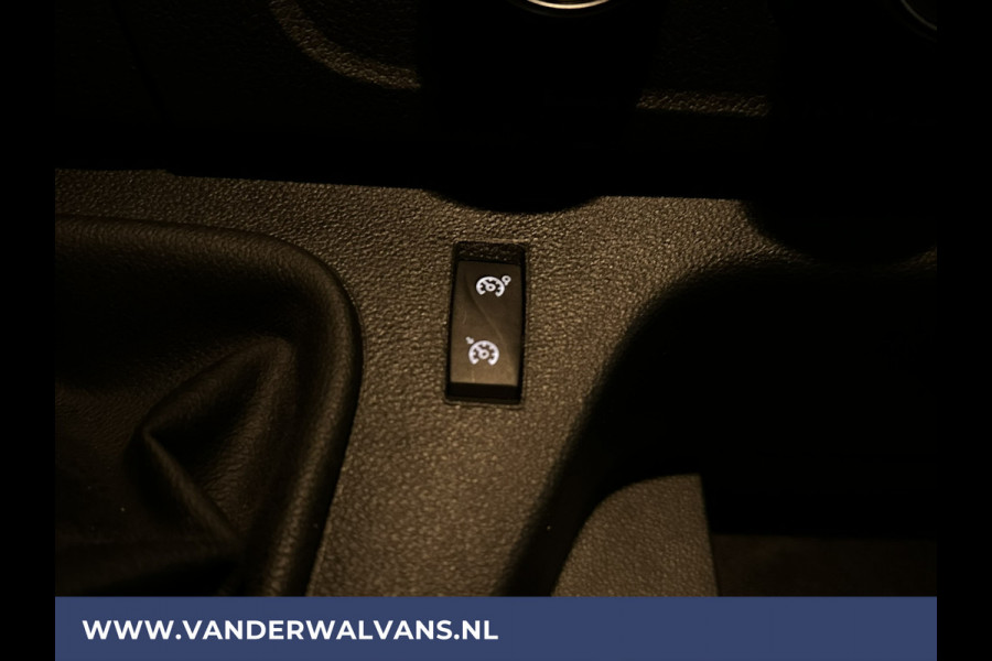 Renault Master 2.3 dCi 136pk L2H2 Euro6 Airco | Navigatie | Camera | 2500kg Trekhaak cruisecontrol, parkeersensoren, LED, bijrijdersbank