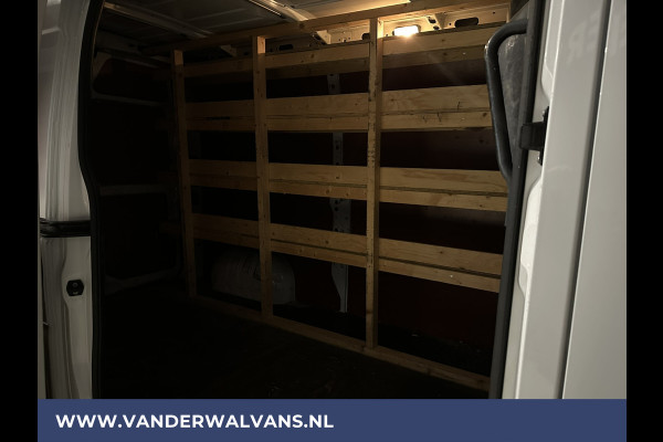 Renault Master 2.3 dCi 136pk L2H2 Euro6 Airco | Navigatie | Camera | 2500kg Trekhaak cruisecontrol, parkeersensoren, LED, bijrijdersbank